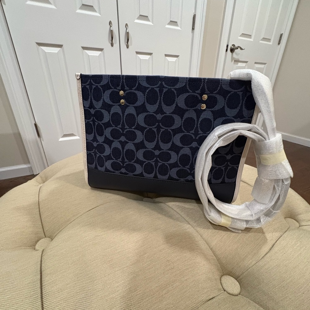 Coach Navy and Cream Tote Bag - Picture 3 of 8